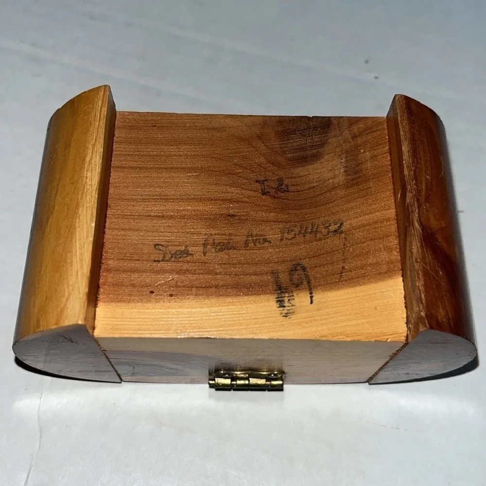 VTG 1950s-wooden trinket box-latch and hinges jewelry box. Kimball, Nebraska.